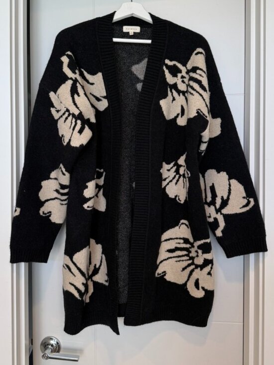 Promesa Sweaters - Promesa Flower Open Sweater Cardigan size Medium
